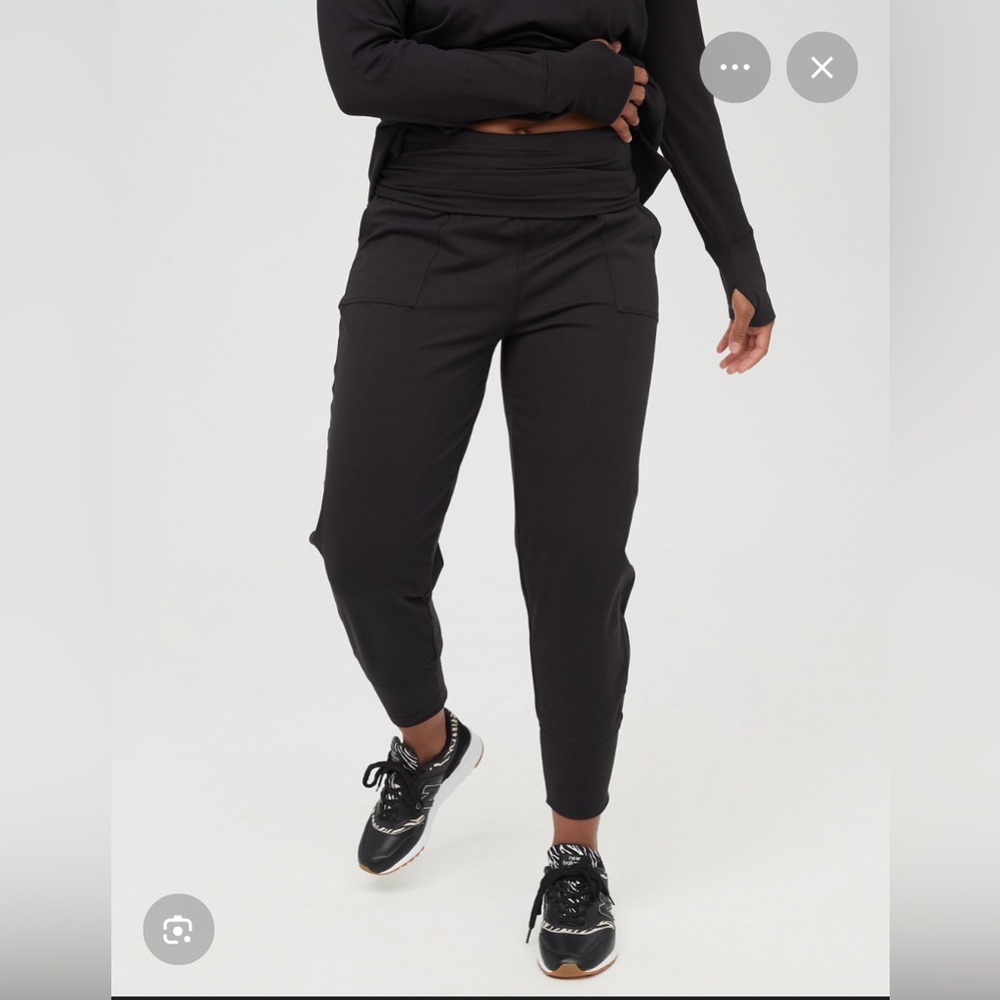 Offline by Aerie The Hugger Jogger - Black - Large